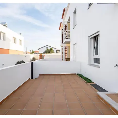 Baleal Beach Apartment *